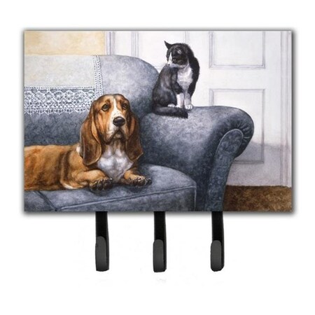 Carolines Treasures BDBA0182TH68 Basset Hound & Cat on Couch Leash or Key Holder BDBA0182TH68